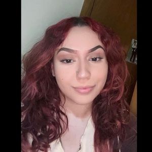 Meet your Posher, Mia